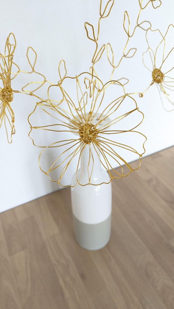 bouquet de fleurs dorees cosmos fil de fer champetre contemporain