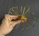 Fleur de cosmos double fait main en fil doré