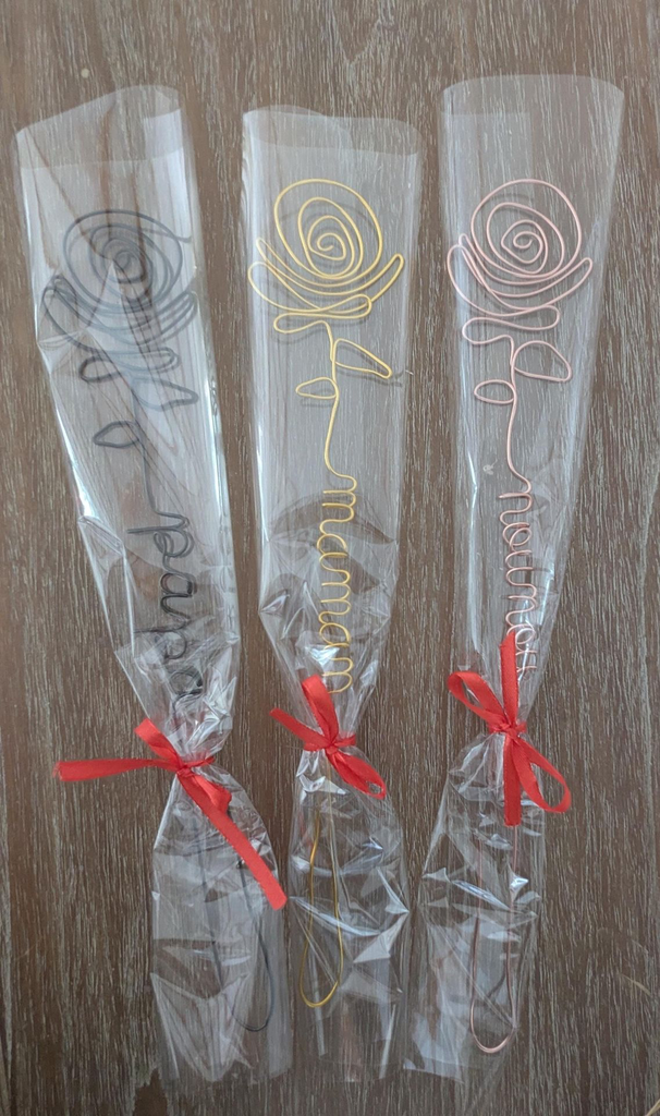 rose prénom fil aluminium cadeau remerciement personnalisé