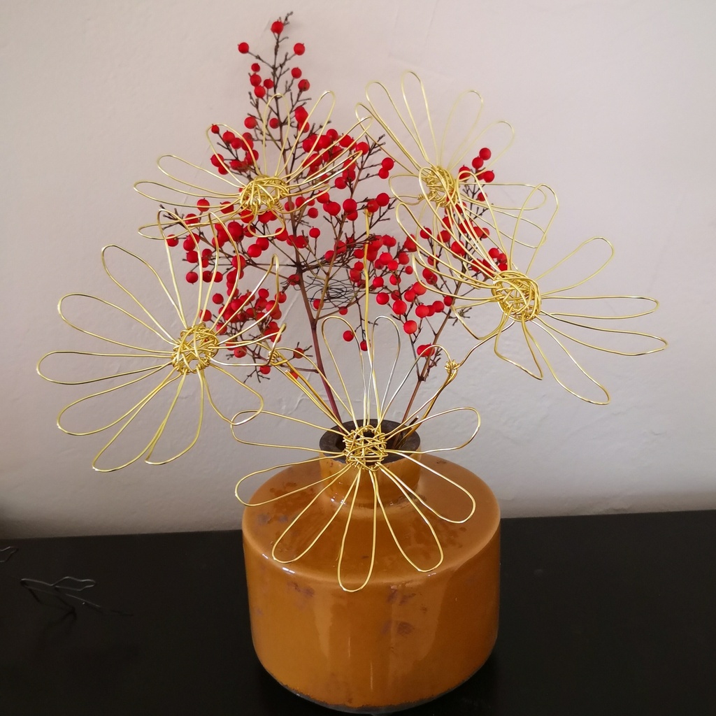 bouquet marguerites fil de metal dore fleurs eternelles fait main France