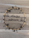 couronne-prenom-personnalisee-fil-de-fer-cercle-bois-naturel.webp