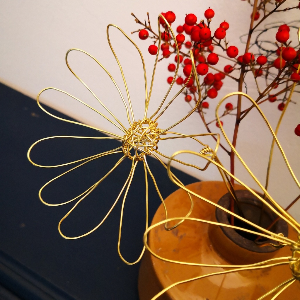 bouquet de marguerites dore fil aluminium vase decoration florale