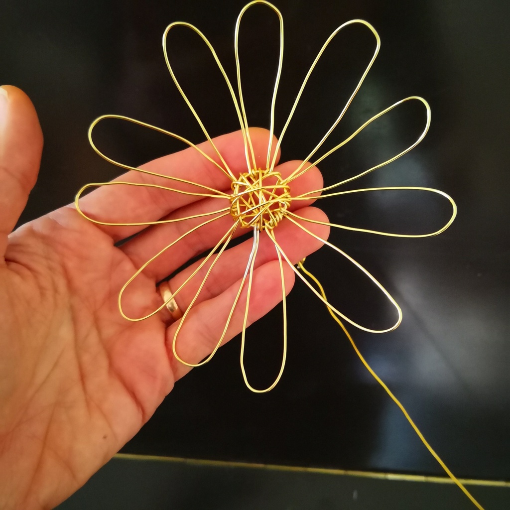 fleurs eternelles marguerites fil metal dore cadeau original pour maman