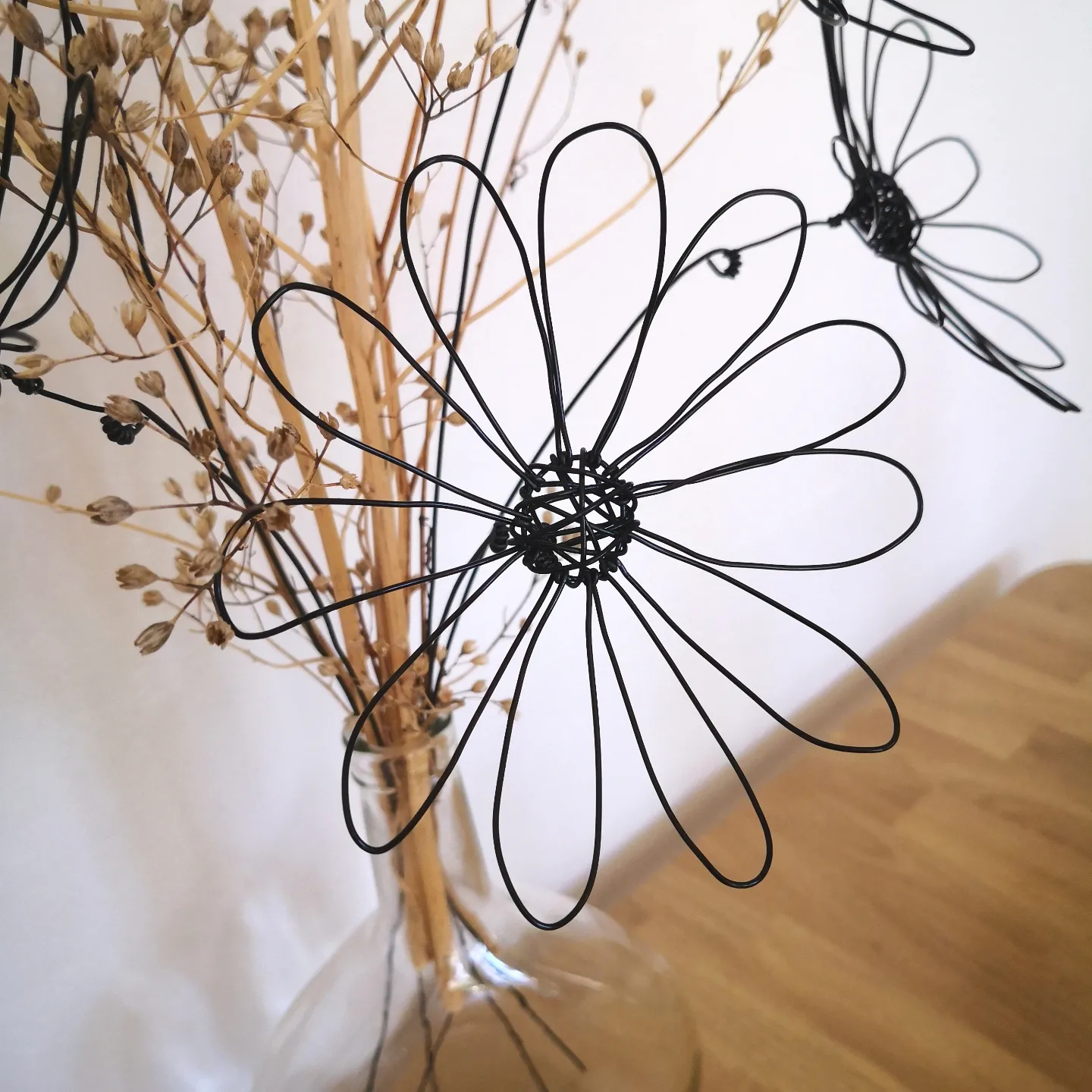 bouquet marguerites fil de metal noir fleurs eternelles fait main France