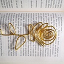 marque-page fil de metal motif rose version trombone personnalise