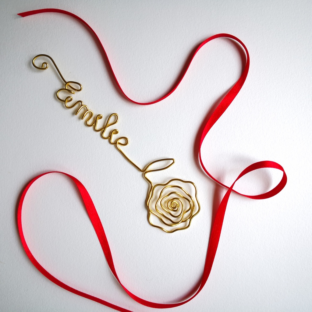marque-page personnalise prenom rose spirale cadeau maitresse fin annee