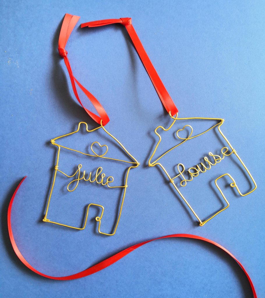Petites Maisons Personnalisées à suspendre avec Prénom en Fil de Métal Doré