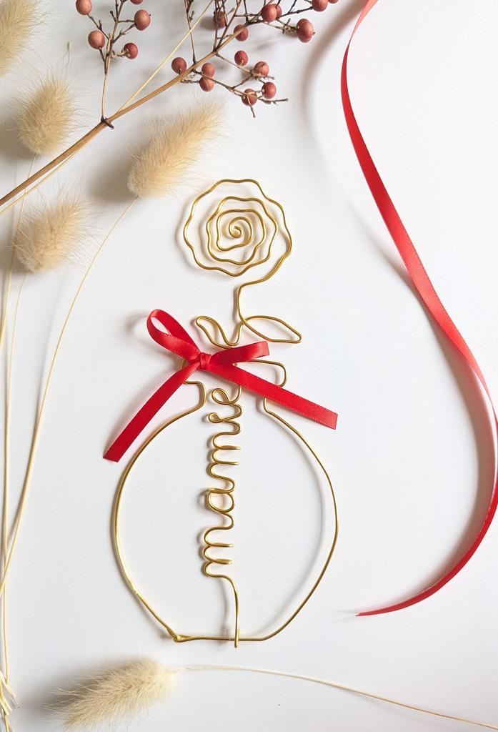Fleur & Vase personnalisé prénom en fil doré ou noir-cadeau fête des grands-mères 